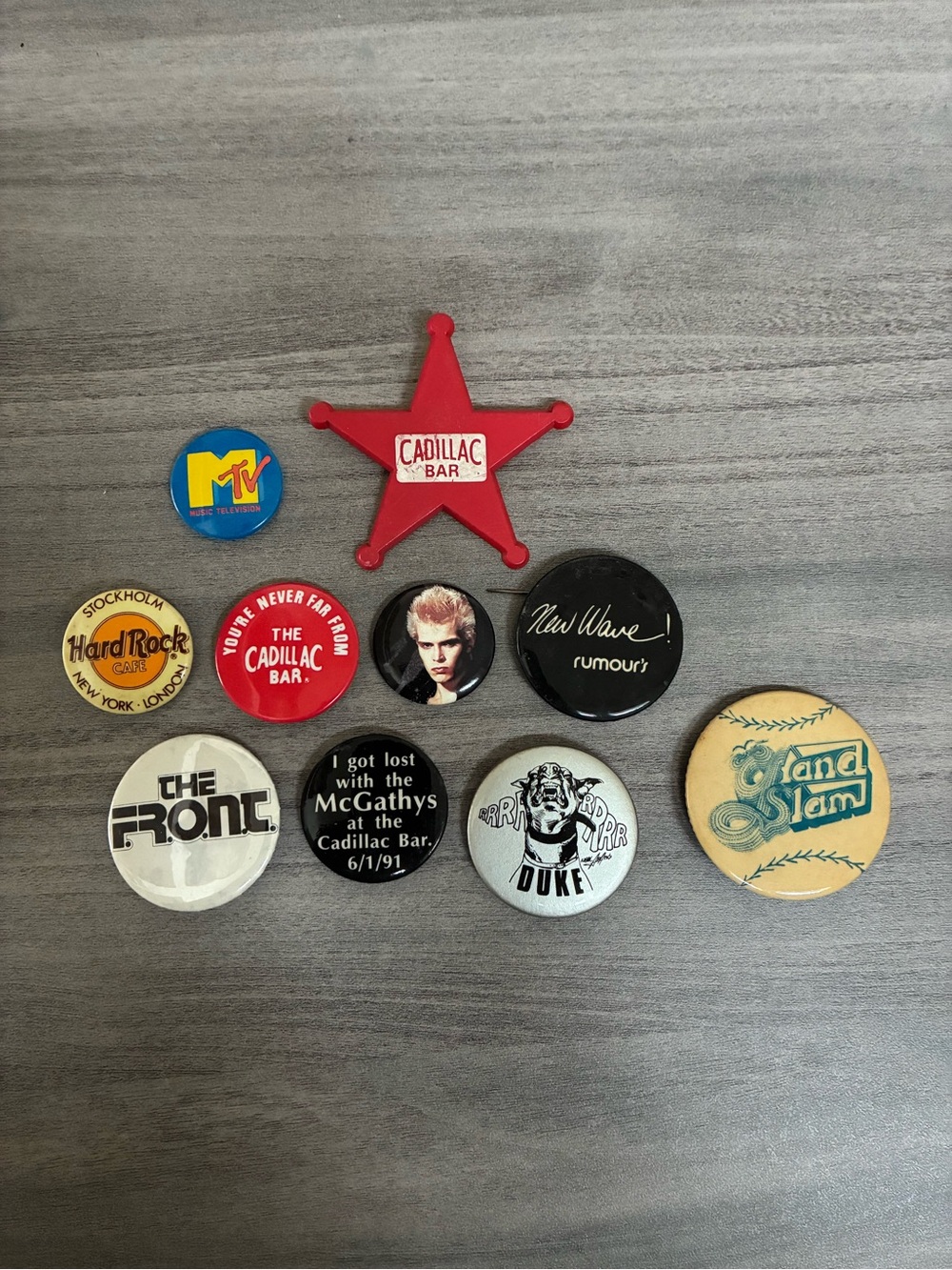 10 vintage pins.